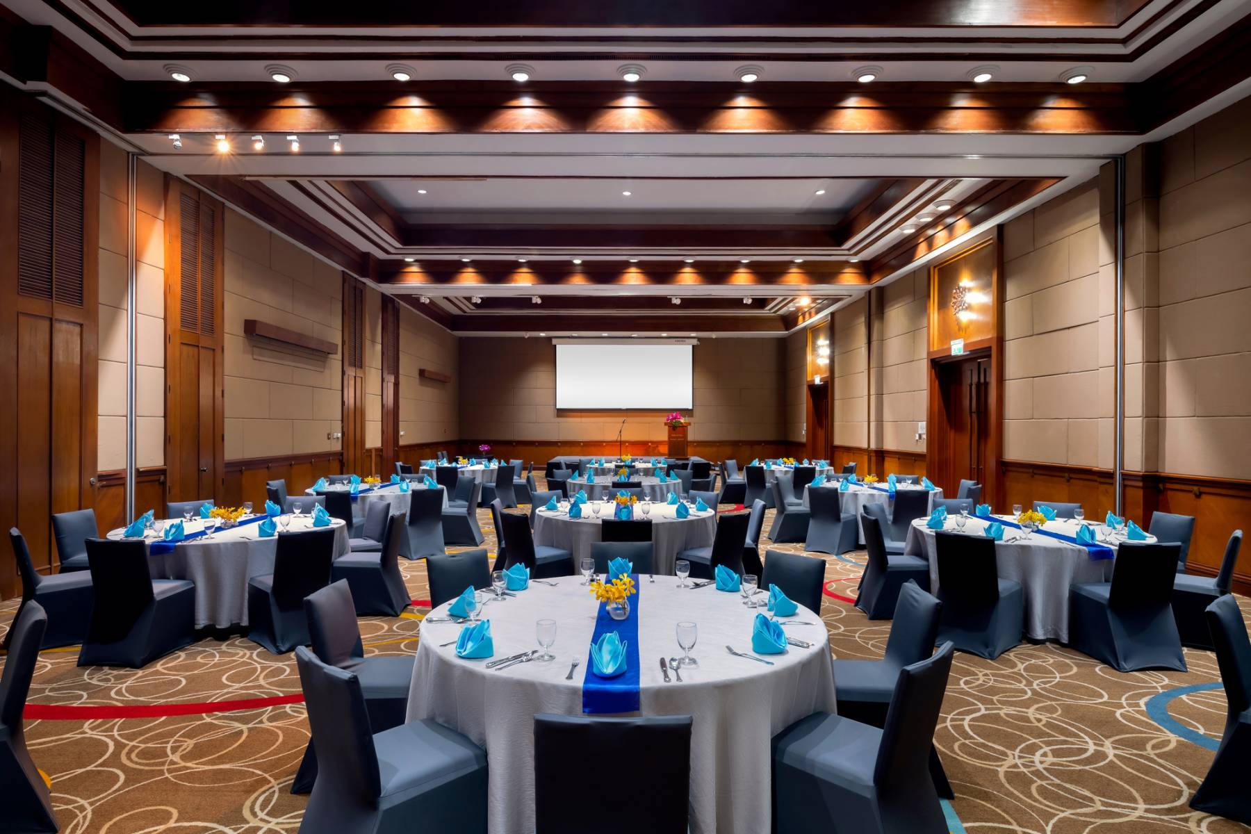 meetings-at-novotel-phuket